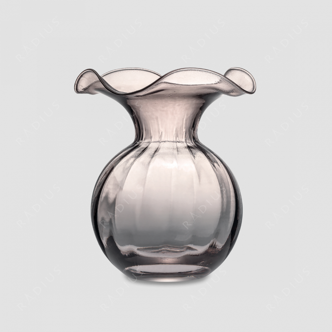 Стеклянная ваза для цветов, диаметр: 15 см, высота: 18 см, материал: стекло, цвет: дымчатый, серия Primula, IVV (Italy), Италия